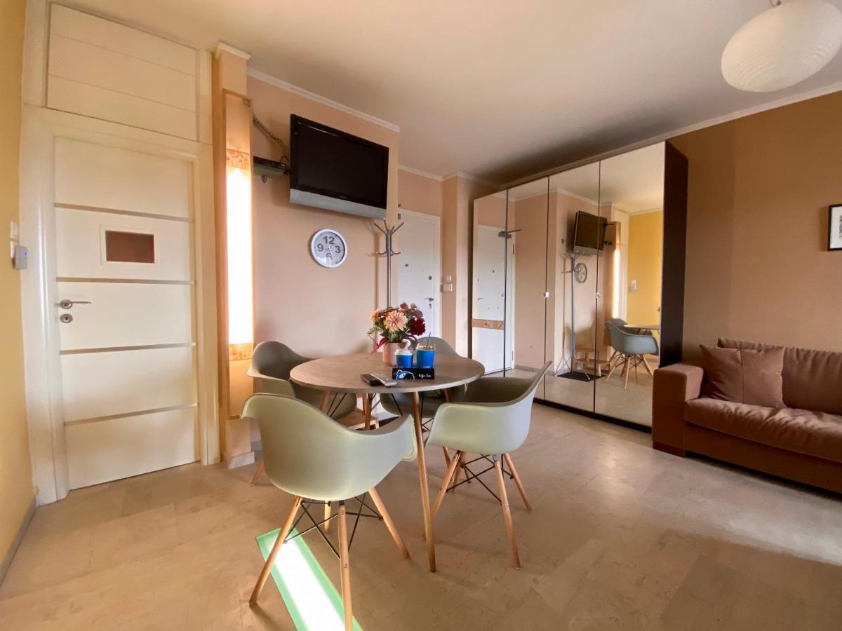 אתונה Einstein'S Apartment מראה חיצוני תמונה